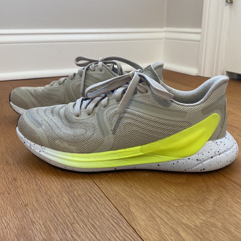 Lululemon Blissfeel 2 Running Shoes, Size 7.5